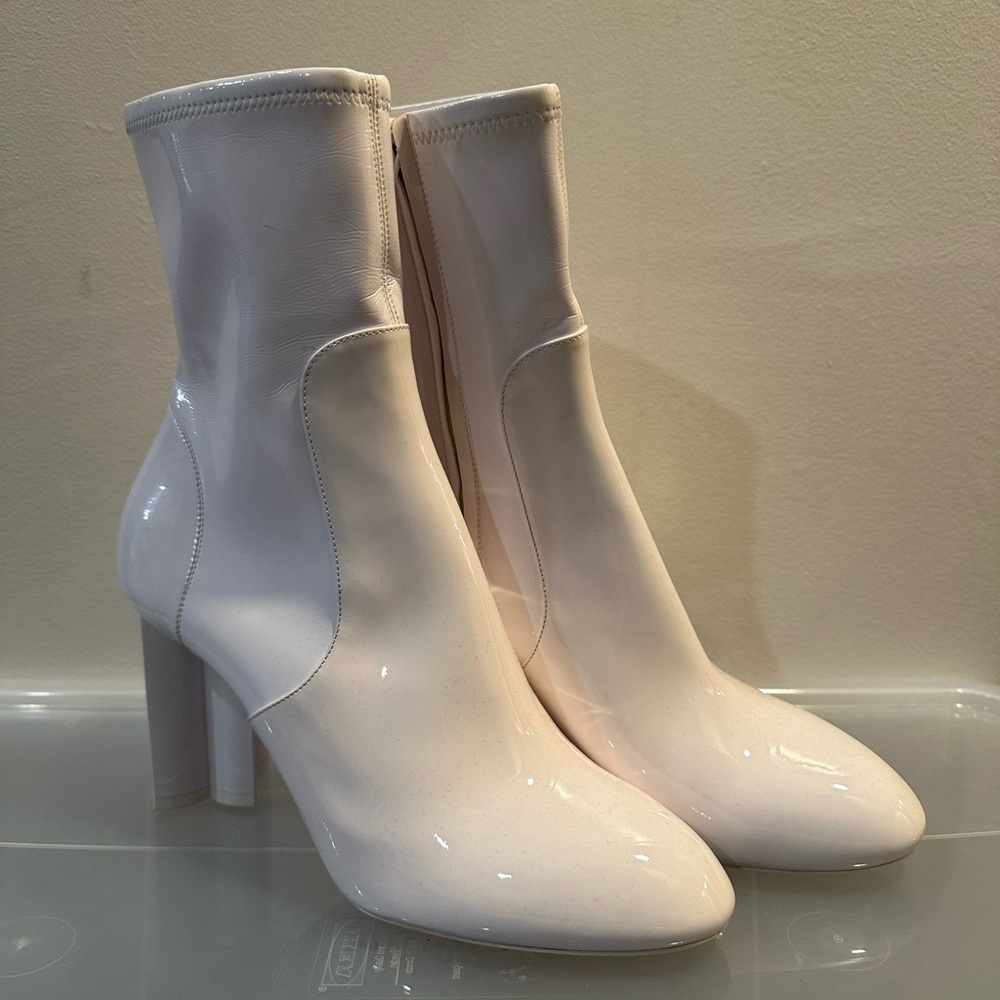 Louis Vuitton Silhouette Ankle Boot, White Size 9 US